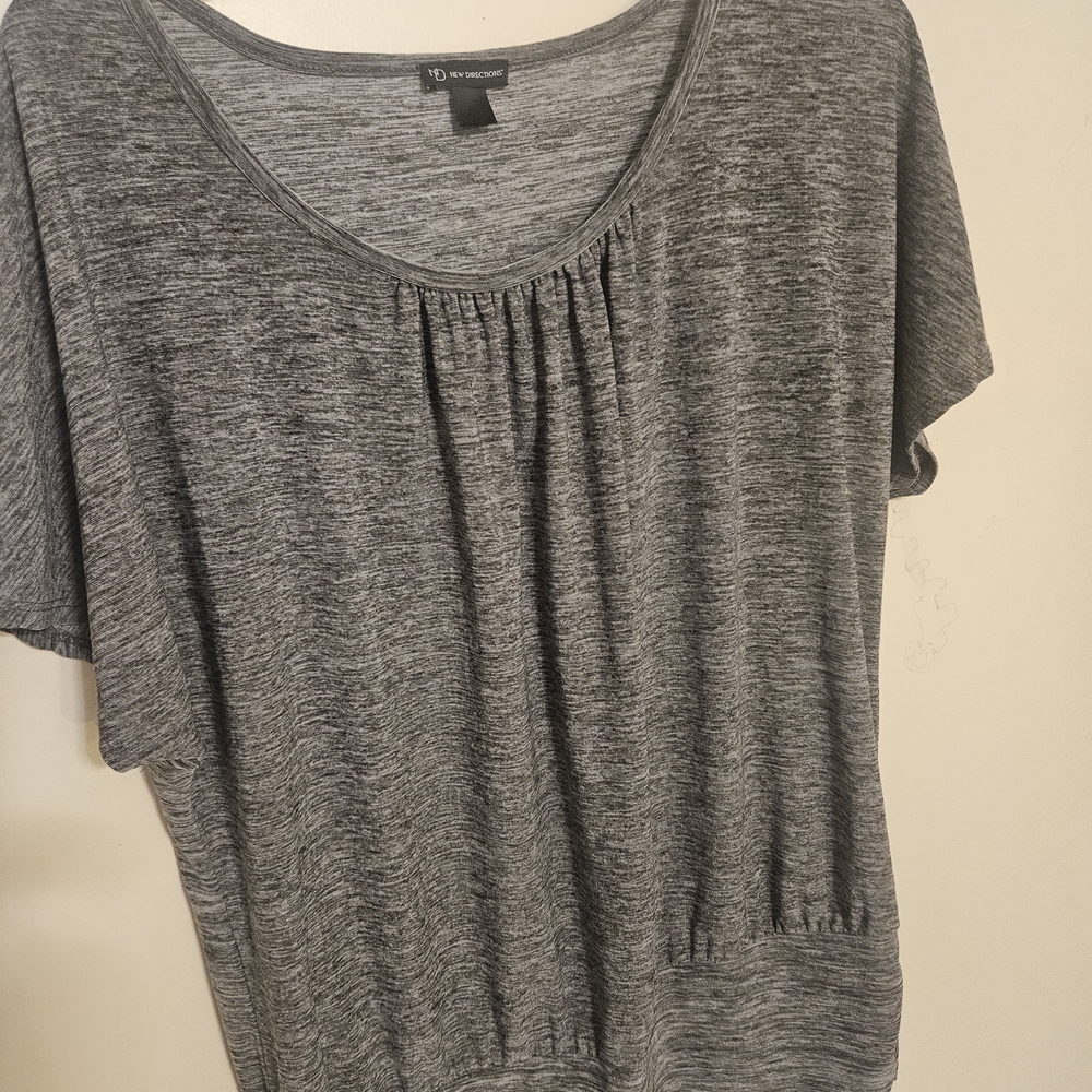 New Directions Heather Gray Short Sleeve Top
